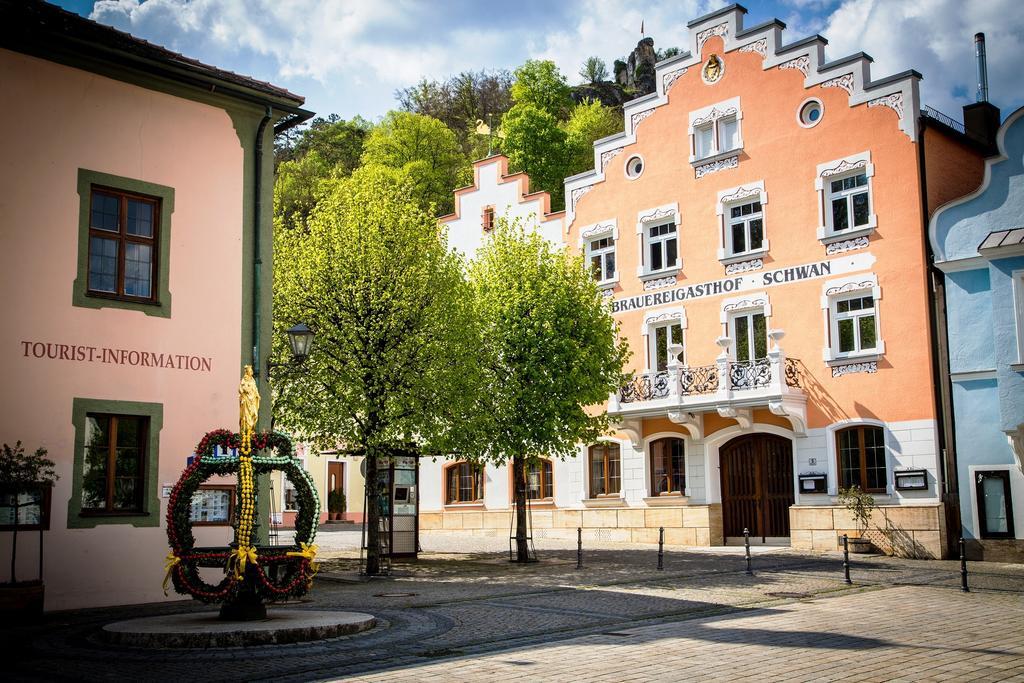 Gasthaus Schwan Riedenburg Exterior photo